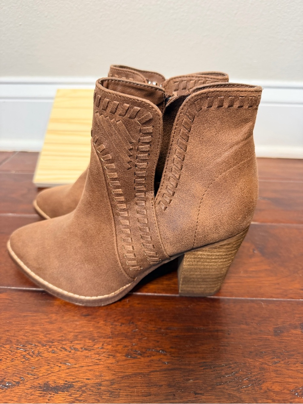 Zigi Soho Halyn Brown Western Ankle Booties Size 7